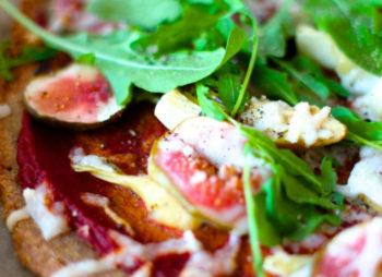 Jolien kotikeittiössä – veikeämpää vegesafkaa osa 6/6: gluteeniton artisokka-viikuna-pizza