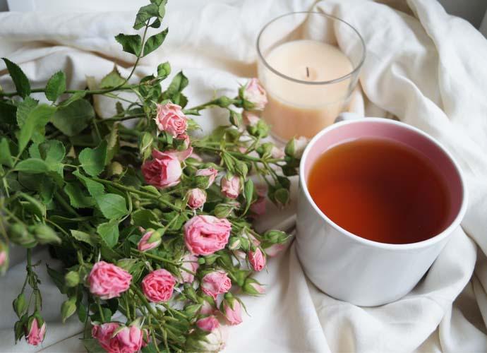 Ruusun aika – Herkän rosacea-ihon hoito-opas